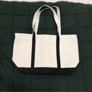 Classic zip top boat tote